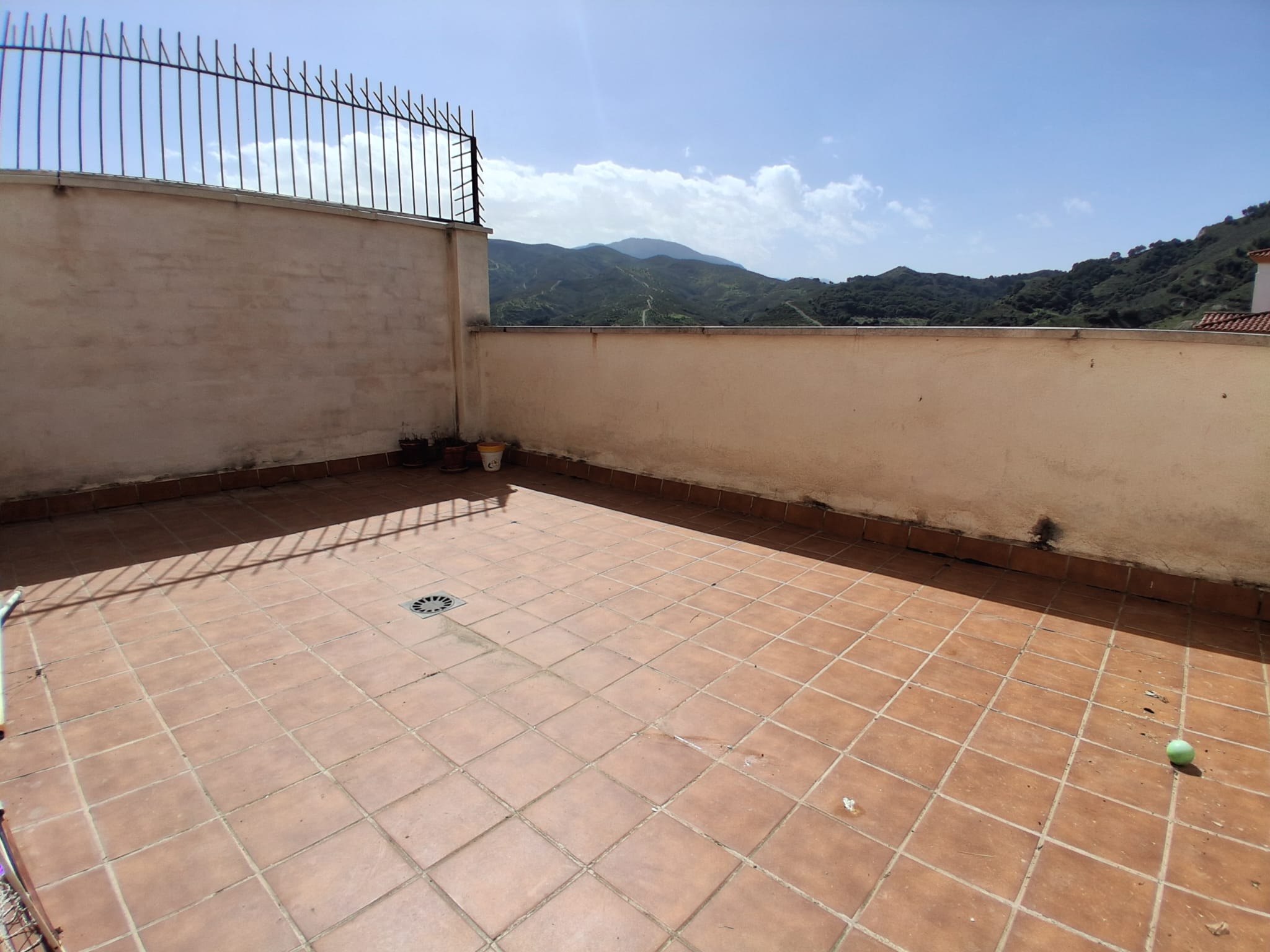 Piso en Avda. principal de Cenes de la Vega